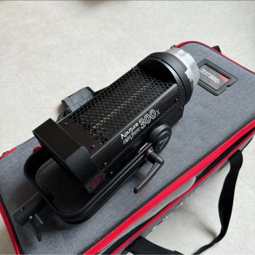 Aputure 300x (98% New)