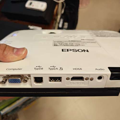 Epson 薄身投影機