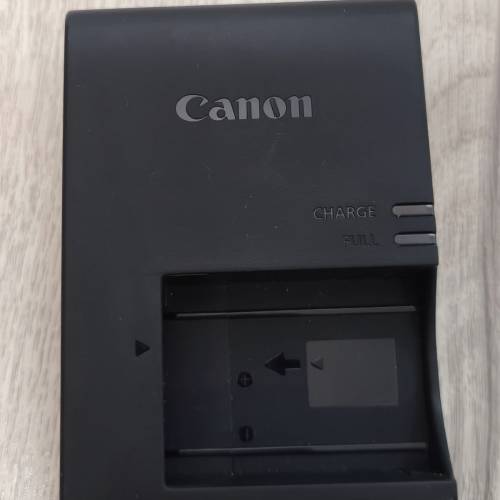 原裝 Canon LP-E17 battery + charge