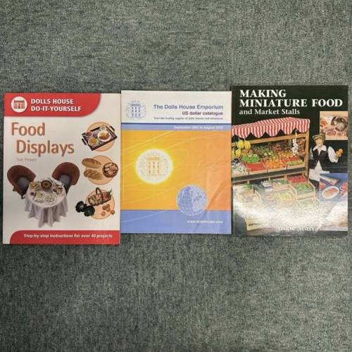 (原價HK$1,100) 極新麵粉花 手工藝 工具書 (16 中, 3 英, 6 泰)   25本 (不單獨出售)