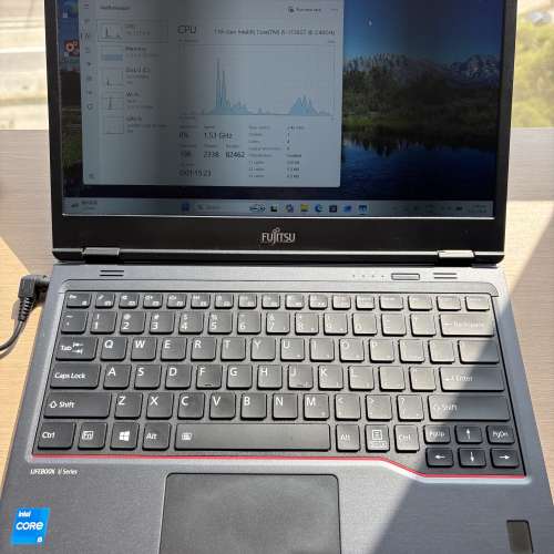 Fujitsu U7311 13.3 inch FHD laptop pc 11th gen LTE