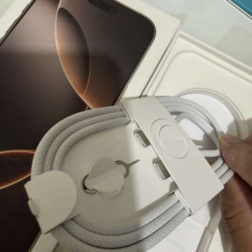 全新iPhones 16pro max原廠快充線