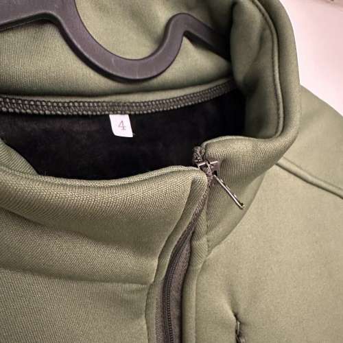 新淨企理：99% 男裝綠色保暖禦寒上衣 Size L