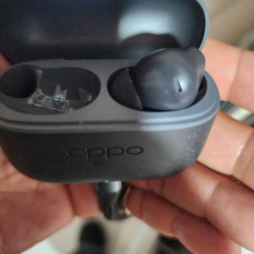 OPPO  Enco Air4I。無線藍牙耳機。連充電盒。