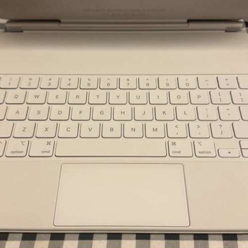 Apple iPad Magic Keyboard 11吋 白色 行貨 99%新 非常少用和新淨 蘋果專門店買入$...