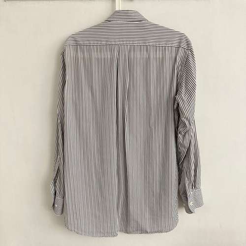 男裝二手恤衫：Uniqlo Men Shirt 深灰白色直間恤衫中碼 Size M（包平郵）