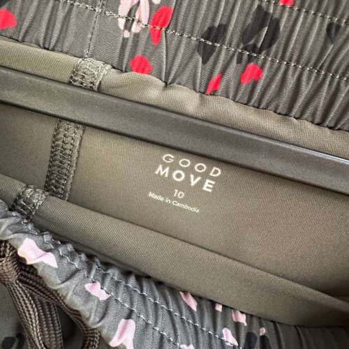 99% NEW - M&S Good Move 運動短褲，橡筋腰有內膽，EUR 38/UK10