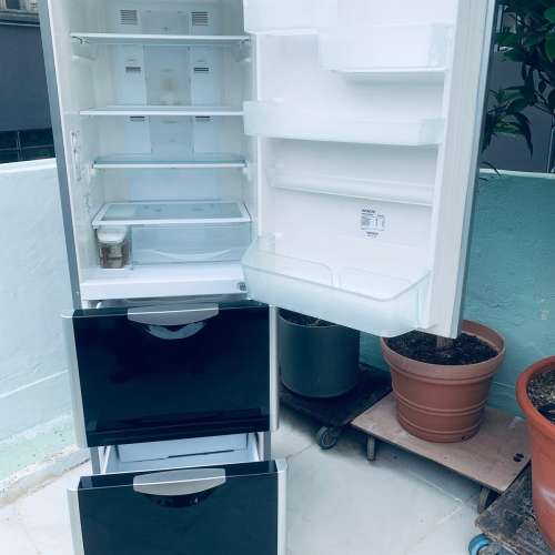 雪櫃三門日立珍珠黑色 可自動制冰 173CM高 100%正常305公升二手電器 清倉大減價 最...