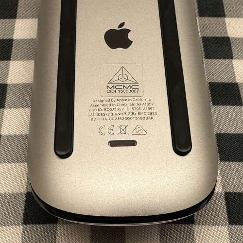 新款 Apple Magic Mouse 3 Type C 黑色 行貨 100%全新  只開了檢查和試機 電量和操...