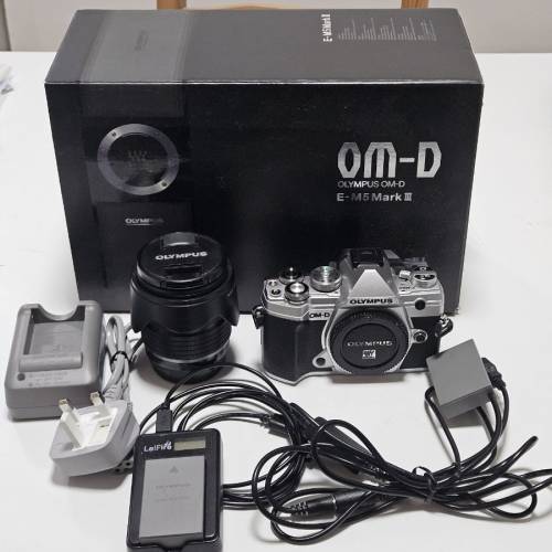 Olympus OM-D E-M5 Mark III Em5 mk3 mkiii + 12 - 45 F4