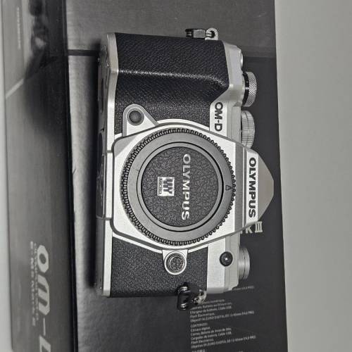 Olympus OM-D E-M5 Mark III Em5 mk3 mkiii + 12 - 45 F4