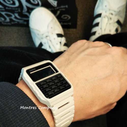 Montres Company 香港註冊公司 (33年老店) 卡西歐 CASIO Data Bank 米色 五年電池...