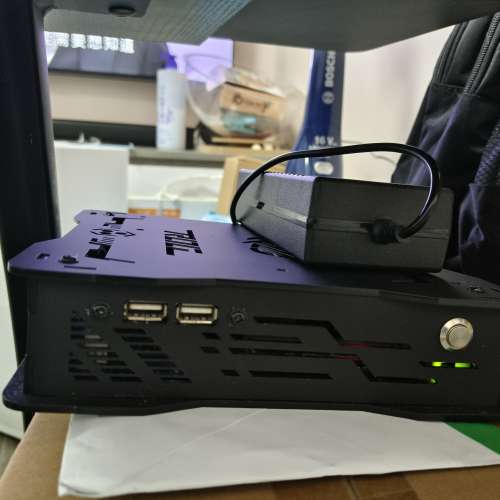 插电即用迷你电腦主机，195x195x45mm i5 3317u, 4G ddr3 64G ssd 連火牛