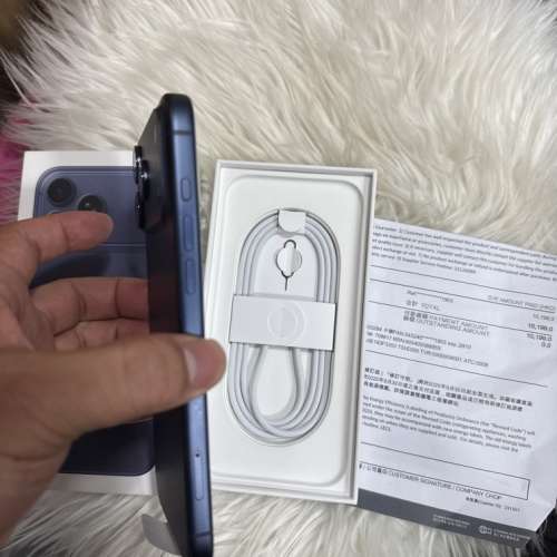 全新 行貨 Iphone 17 pro max 256GB ,香港版，有單一年保用。（0次充電）