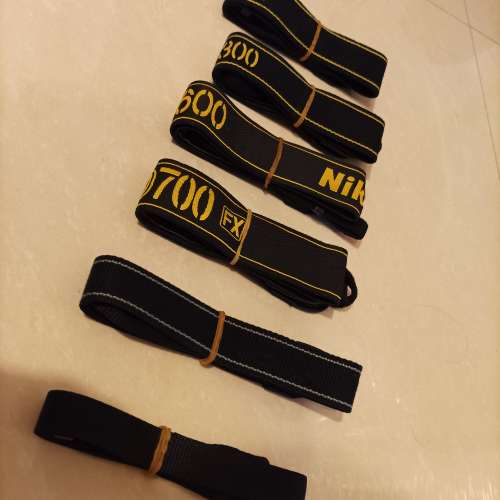 二手新淨Nikon原廠相機頸帶(刻有D200、D300相機型號；及有一條無刻型號Classic頸帶）