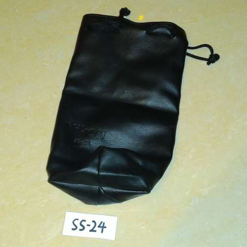 新淨未用Nikon原廠鏡頭保護袋 (型號為：CL0915/CL1013/CL1018/CL1020/CL1118/CL112...