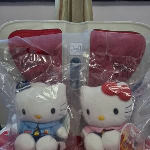 (順豐寄付)麥當勞McDonald's 
Hello Kitty&Daniel 制服公仔 (一對)