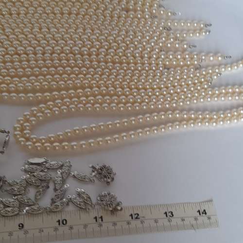 一手日本人造養珠樹脂膠頸鏈，好皮光，全部共售五百元如照片顯示。提供一些單行/雙...