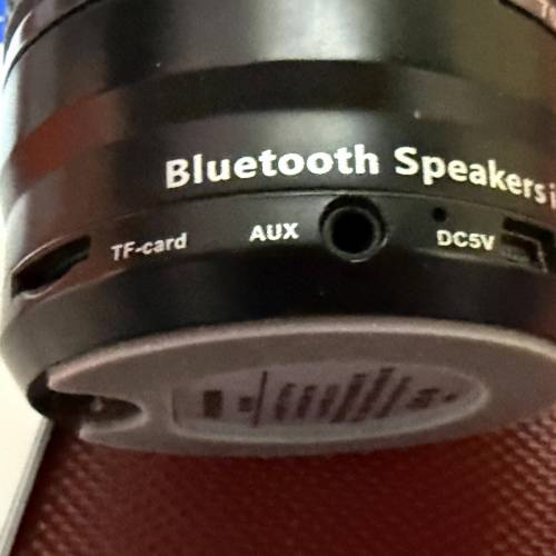 鏡頭型藍牙喇叭 、可接電話及細card 播歌，