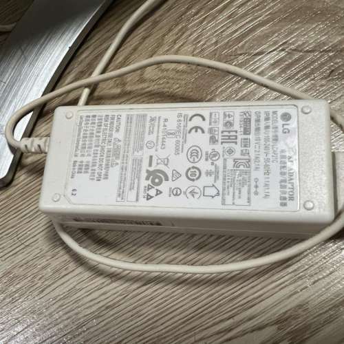 LG 27UD68 4K 顯示器 - 壞 (注意內容)