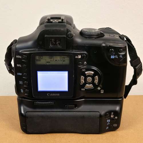 Canon EOS 300D 相機 + EF 50mm F1.8 鏡頭 + BG-E1 手柄 + BP-511A 電池 X 2 + 充電器