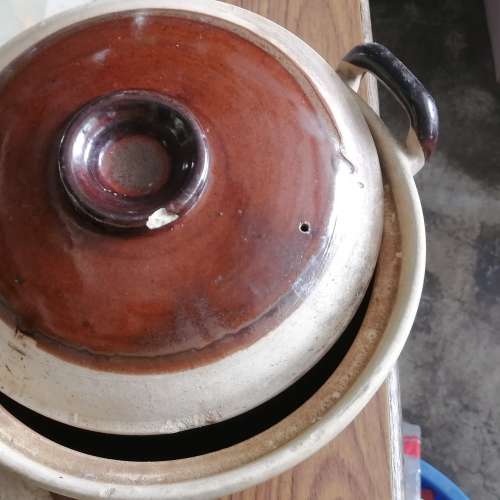 舊款中式煮食瓦煲2個