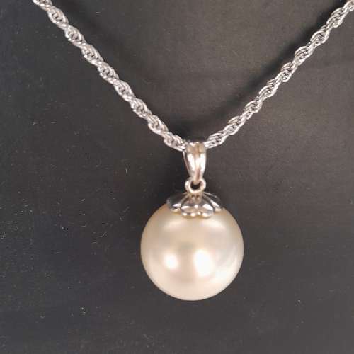 16mm貝珠吊咀shell pearl純銀鉤，配上22寸意大利純銀頸鏈。no .27.2.26可寄順豐到付...