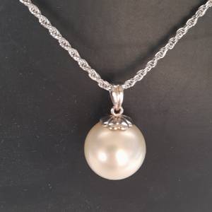 16mm貝珠吊咀shell pearl純銀鉤，配上22寸意大利純銀頸鏈。no .27.2.26可寄順豐到付...