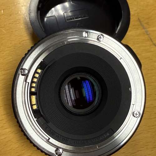 Canon EF 40mm F2.8 STM