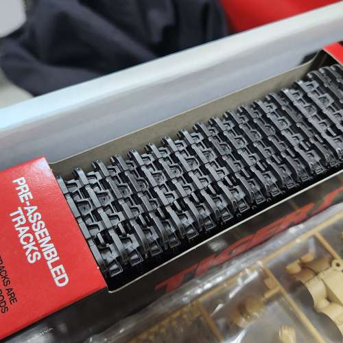 少有田宮 36203 德國虎式重型戰車 I 早期型 1/16 塑膠模型（展示型）