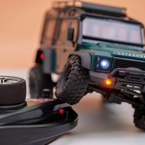 Traxxas TRX4M Land Rover Defender 遙控車