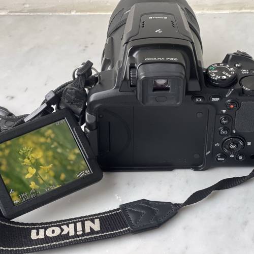 Nikon P900