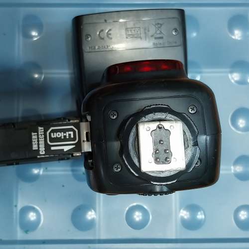 神牛V860 II連原鋰電,引閃及充電器