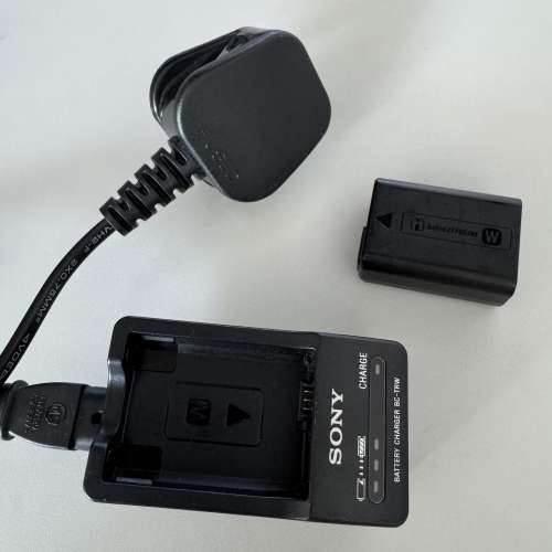 Sony 充電器ACC-TRW 二手新淨BC-TRW battery charger 連原廠fw50 電池