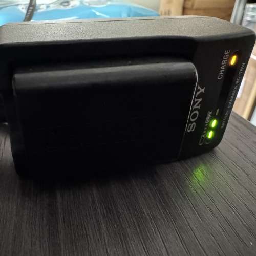 Sony 充電器ACC-TRW 二手新淨BC-TRW battery charger 連原廠fw50 電池
