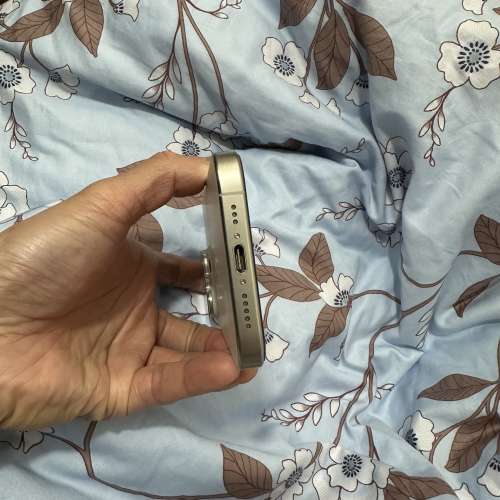 iPhone 15pro256白，電量87