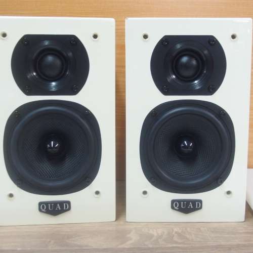 Quad L-satelite bookshelf