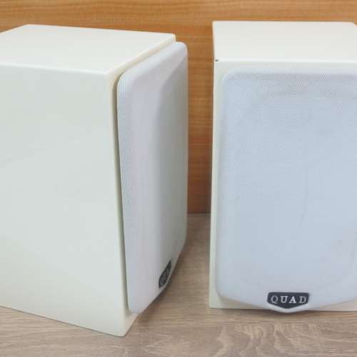 Quad L-satelite bookshelf