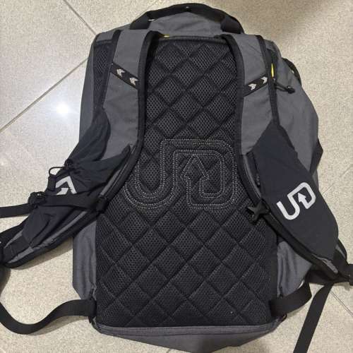 Ultimate Direction Commuter Brief 公事包 背包 20L