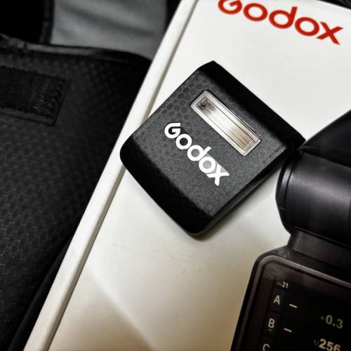 神牛 Godox V100c 閃光燈canon Mount  （適合R5 II, R6 III, R6, R7, R3, R1&hellip;)