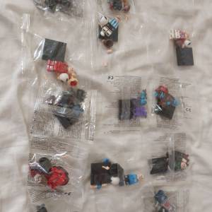 多款 LEGO 人仔，均為獨立包裝。包含不同款式，適合 LEGO 收藏家。人仔配件齊全，適...