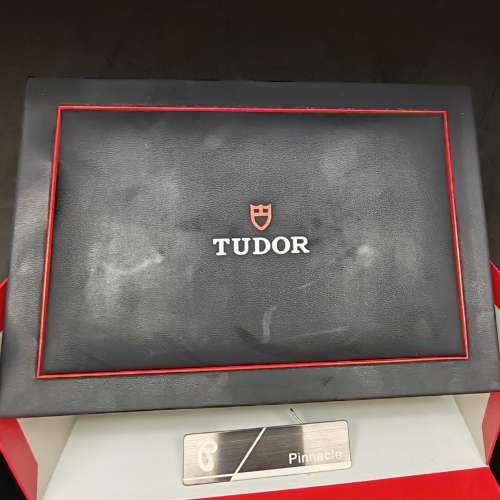 原裝】Tudor 帝舵 現代款黑色手錶盒 連原裝紅色外紙盒 (有瑕疵)