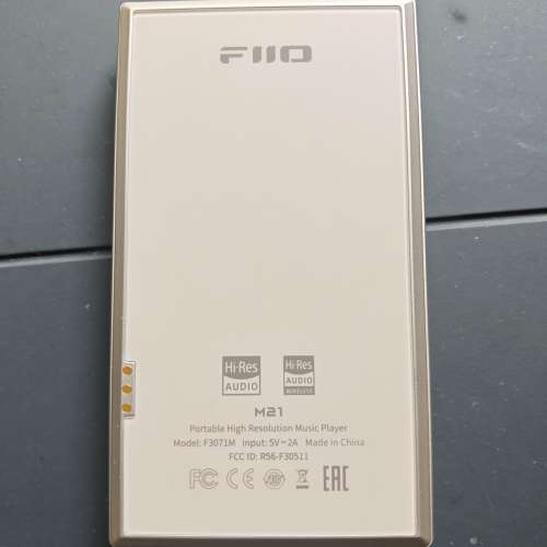 Fiio M21 非常新淨，只在家間中用，鈦金色，膠保護套， 無單有盒（有d巢如圖）