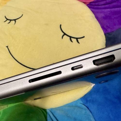 [95% NEW] Apple MacBook Pro M1 Pro Sliver 14 inch (16GB Ram 512GB SSD)