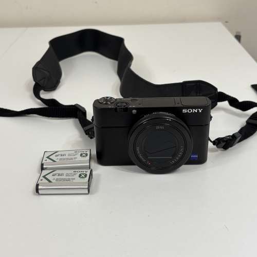 80%新 Sony RX100M5A (RX100 VA) 連2粒原廠電池（送套及Nikon相機帶）