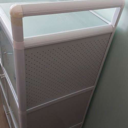 白色儲物輕身鋁質地櫃