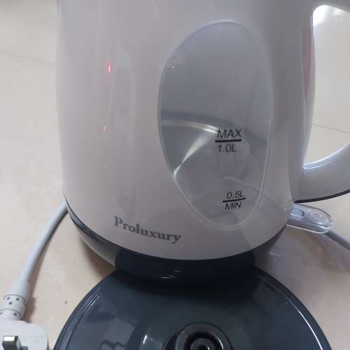 屯門良景輕鐵站交收 Proluxury 電熱水壺