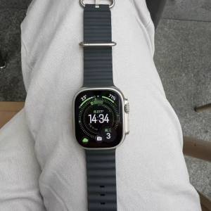 港版Apple Watch Ultra 3 49mm原色鈦金屬，黑色海洋表帶，