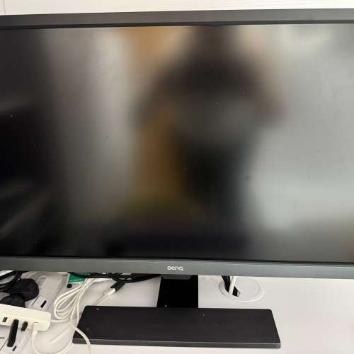 7800X3D, 32GB ddr5 6000mhz, 7900xtx 24gb, 4k 27in BenQ monitor.