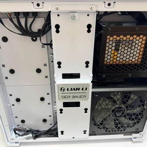 7800X3D, 32GB ddr5 6000mhz, 7900xtx 24gb, 4k 27in BenQ monitor.